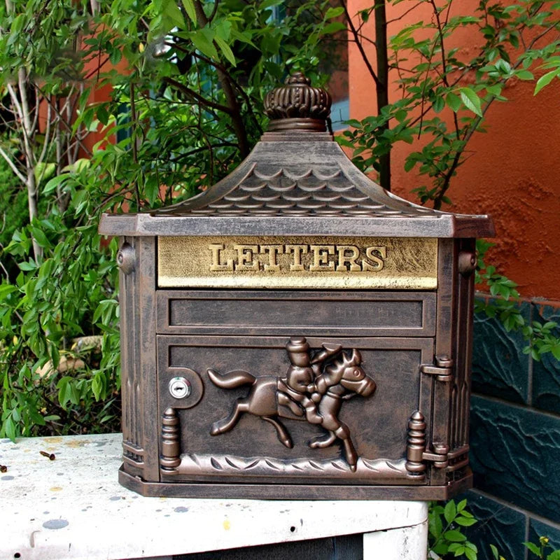 Retro Lockable Mailbox for Villa or Home Black