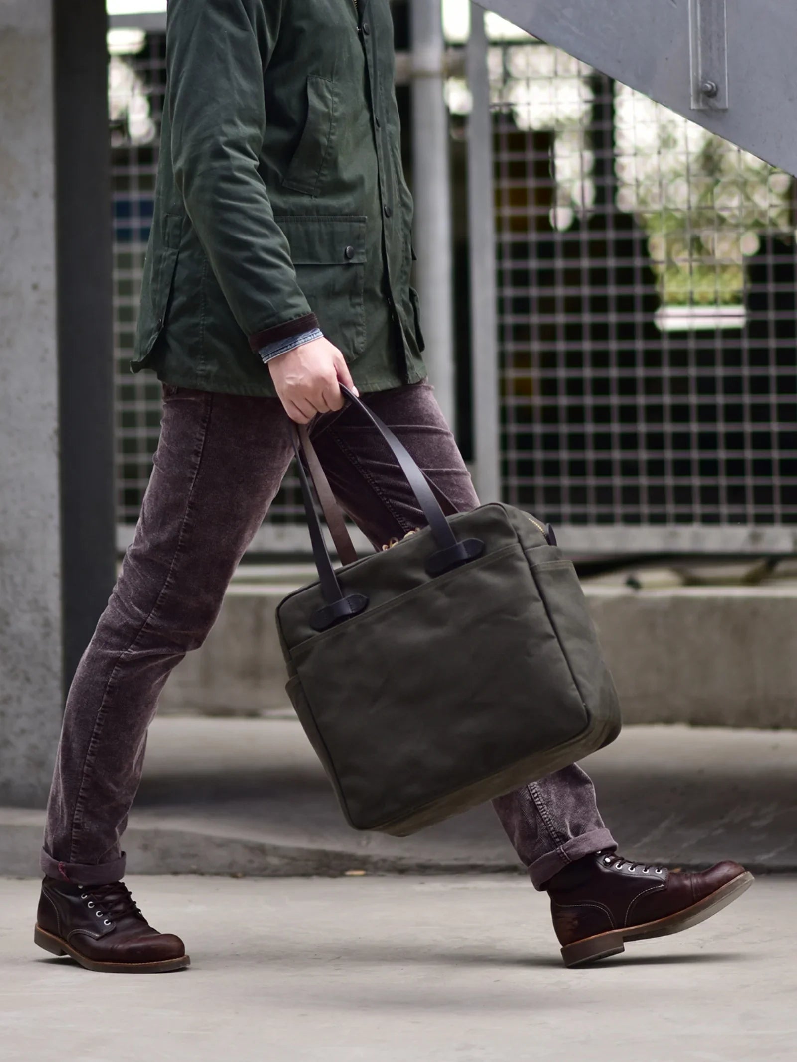 Large Canvas Travel Tote Bag – Army Green, Waterproof & Durable