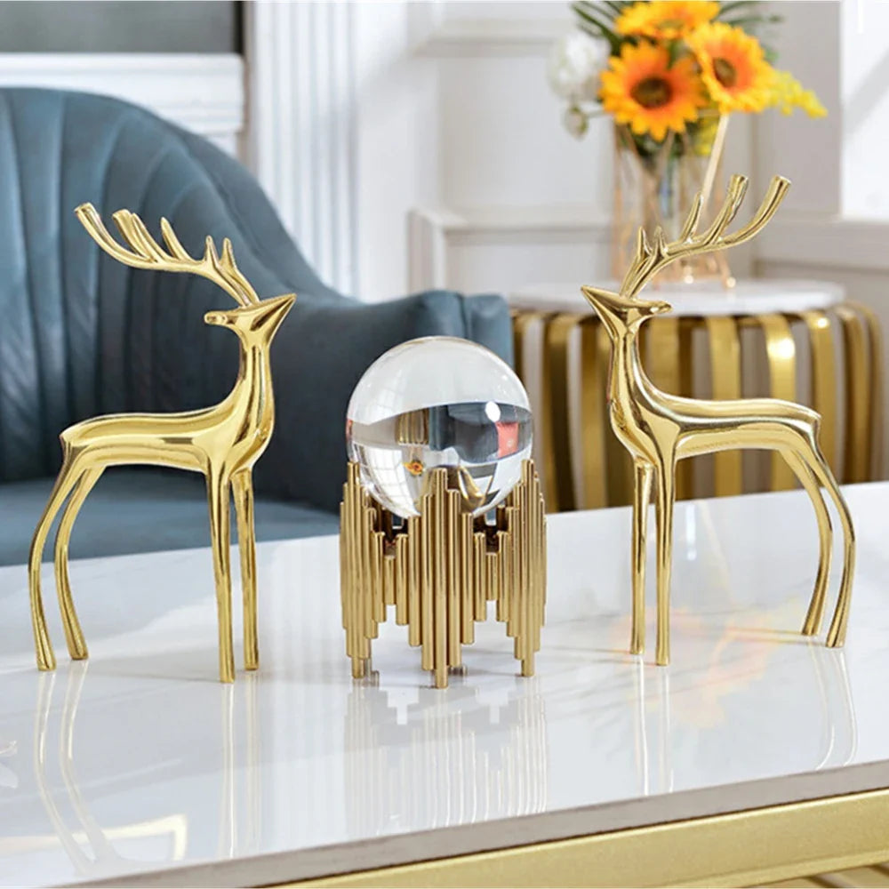 Light Luxury Copper Elk Figurine – Desktop Decoration Gift