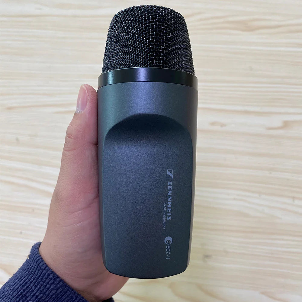 Wired Cardioid Dynamic Kick Drum and Vocal Microphone