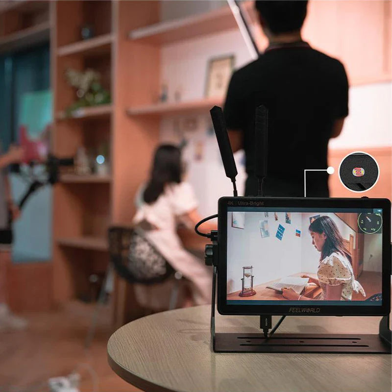 10.1" Ultra Bright 2000nit IPS Touchscreen Camera Monitor SDI Version