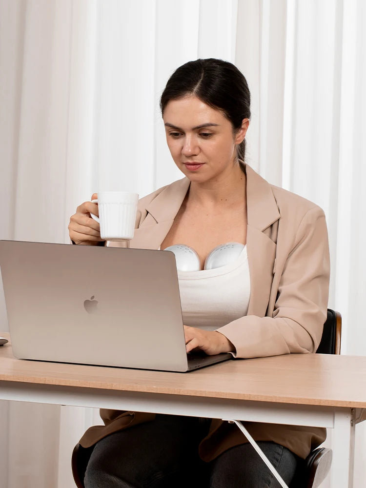 Ultra-Silent Wearable Breast Pump – Portable, Rechargeable, Hands-Free Design (Model 8111)