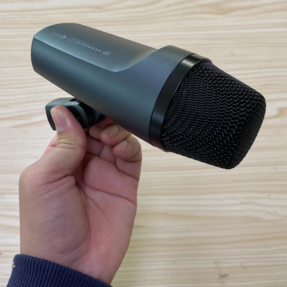 Wired Cardioid Dynamic Kick Drum and Vocal Microphone