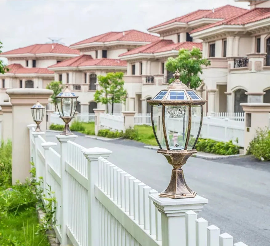 Solar LED Outdoor Pillar Light with High Efficiency